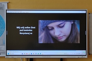 Sexting a dětská pornografie - na škole se debatovalo o rizicích v mobilu