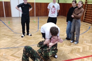 6b9c5a2d-db14-4066-9d6d-fd1ad44ae599