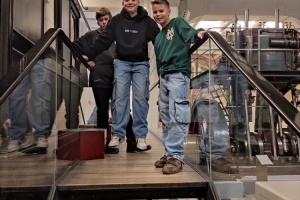 b304ae14-c979-497d-8609-1c9080635a90