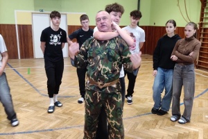 f5726b46-dc7c-4ba2-ba61-c1bd2c769d56