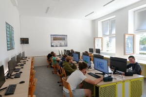 Nová učebna informatiky: Moderní prostor v přízemí školy