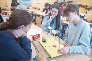 Aktivní uhlí a hoření svíčky - Ch 8