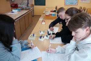 Zapojování reostatu - F8